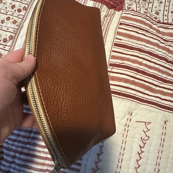 New! AP Portland Leather Goods- Total Eclipse makeup bag, pebbled leather. - Picture 4 of 6